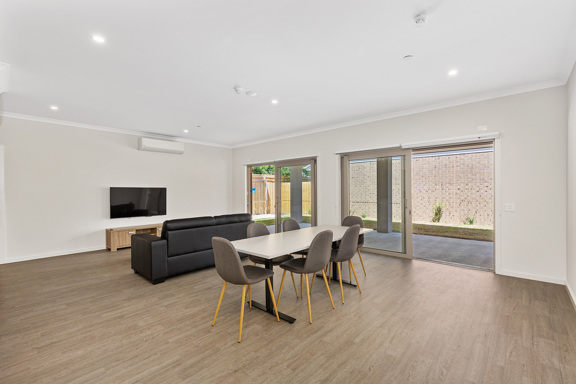 Superbly located in Knoxfield! — Home image 13