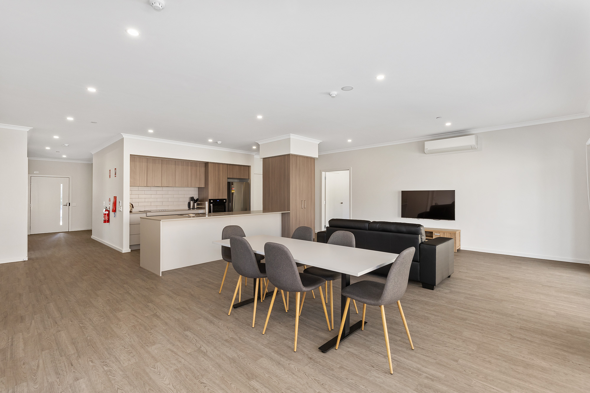 Superbly located in Knoxfield! — Home image 15