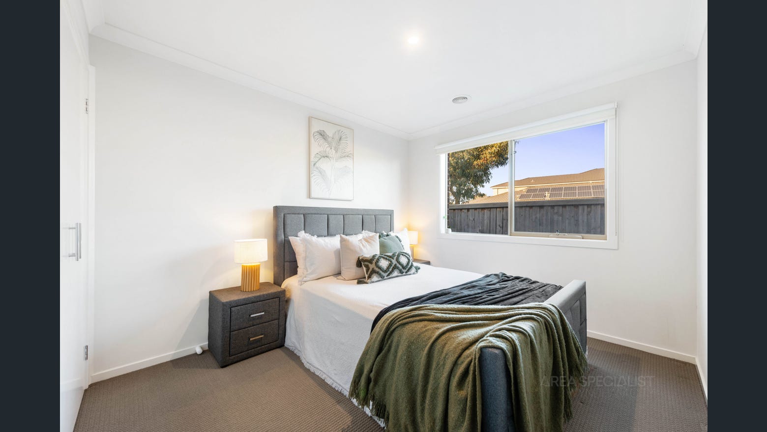 SPACIOUS SIL RESIDENCE IN DEER PARK — Home image 5