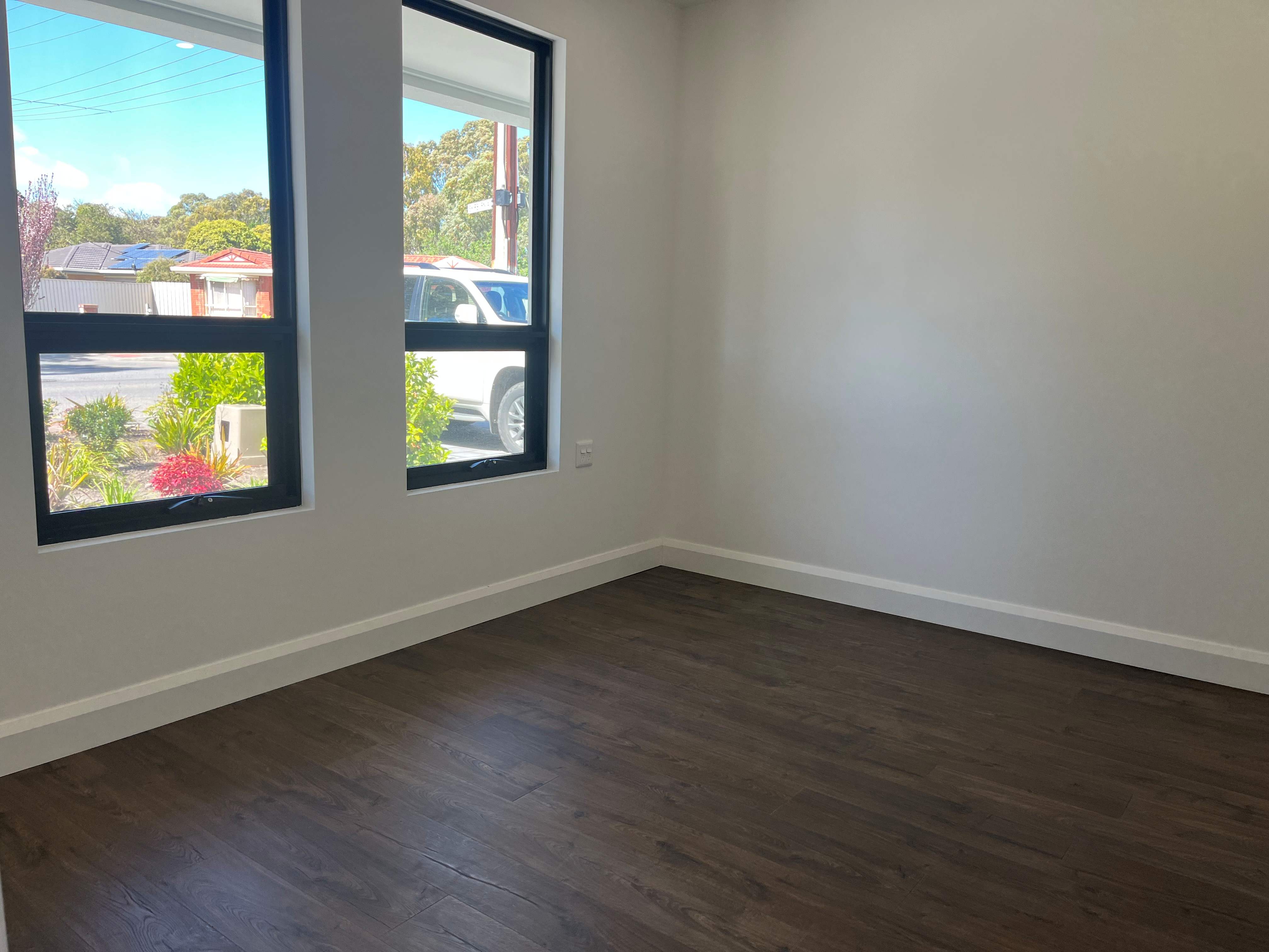 Bright, Modern Living in Morphett Vale — Home image 2
