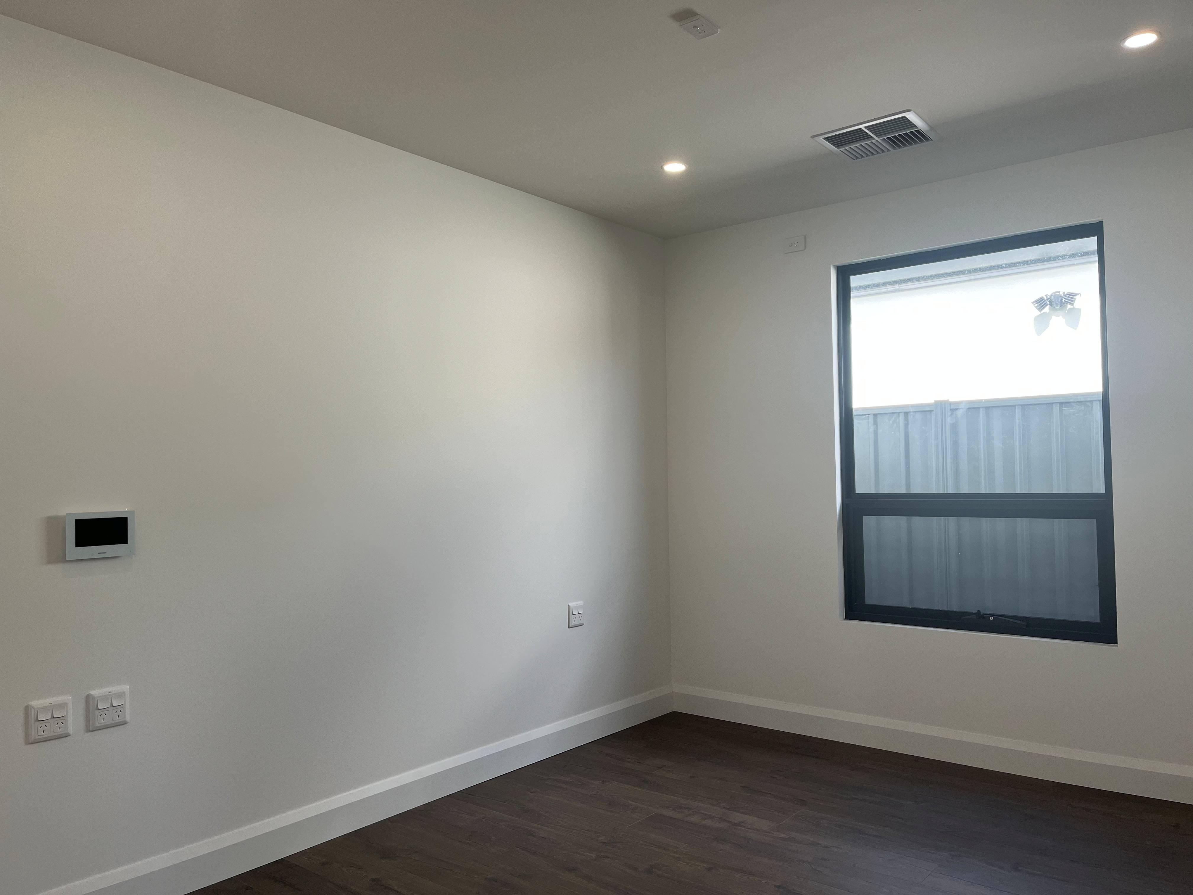 Bright, Modern Living in Morphett Vale — Home image 4