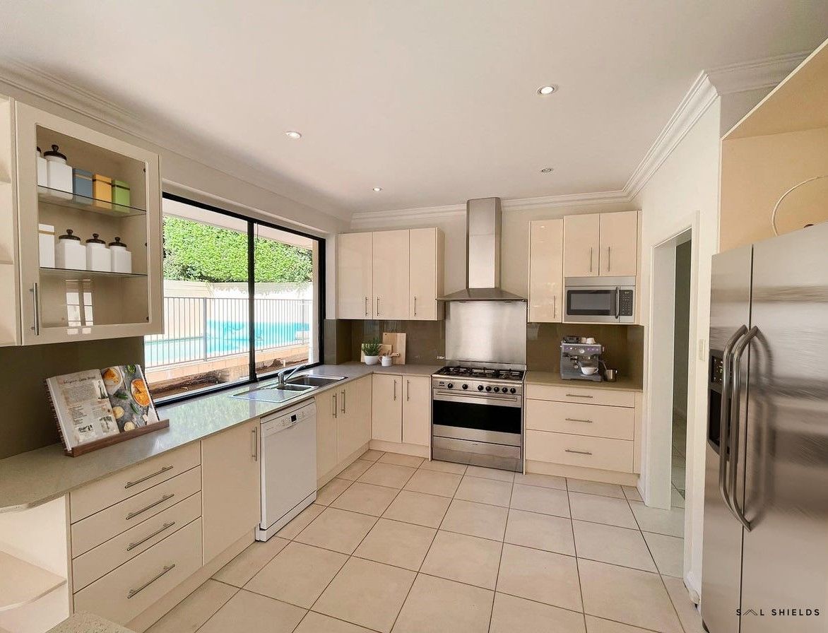 Magnificent SIL Home in Prime, East-Side Pymble Location in Pymble