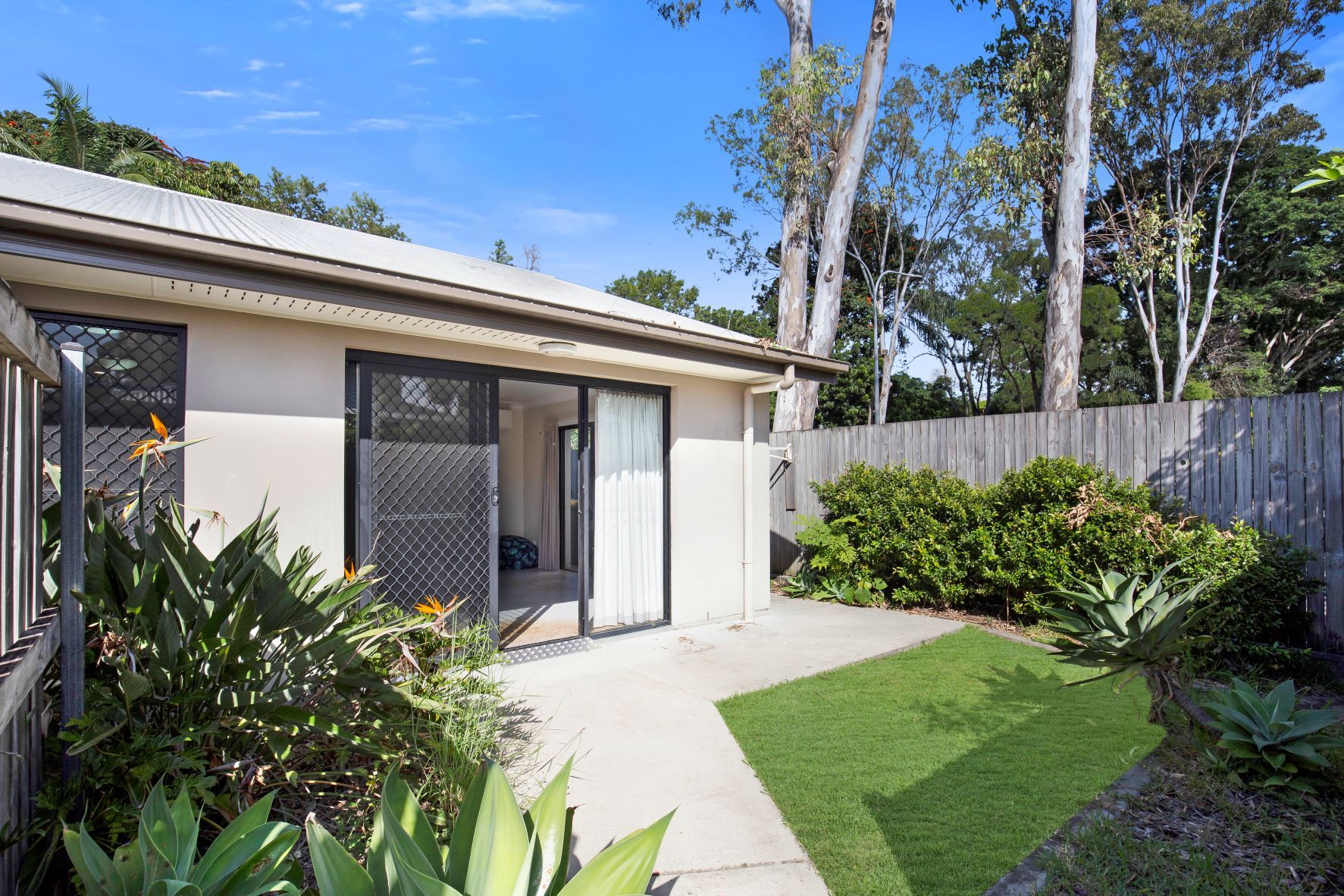 One bedroom self-contained unit in Lawnton in Lawnton