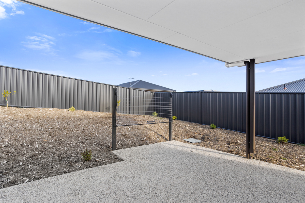 Close Coastal Views at Midway Point, Tasmania — Home image 11