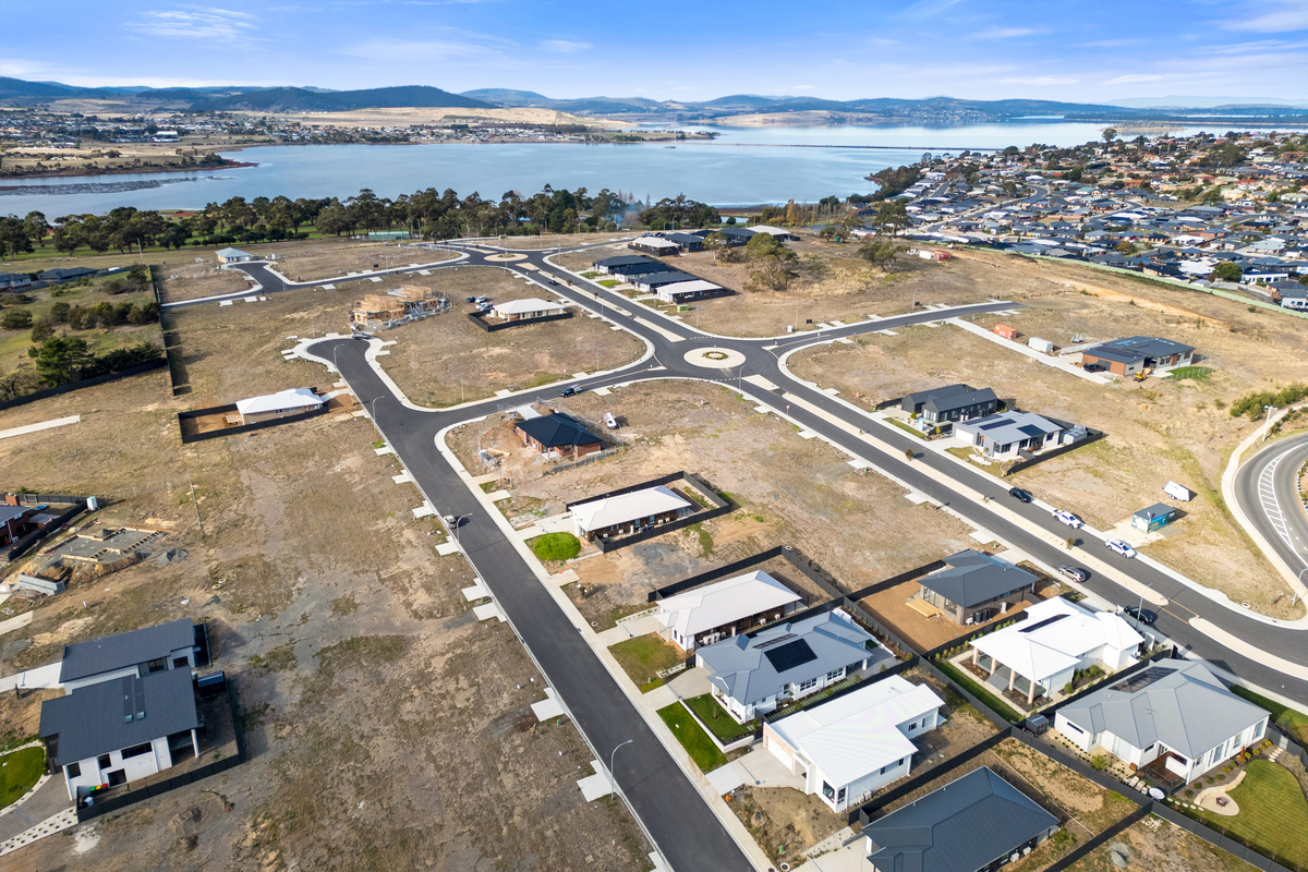 Close Coastal Views at Midway Point, Tasmania — Home image 15