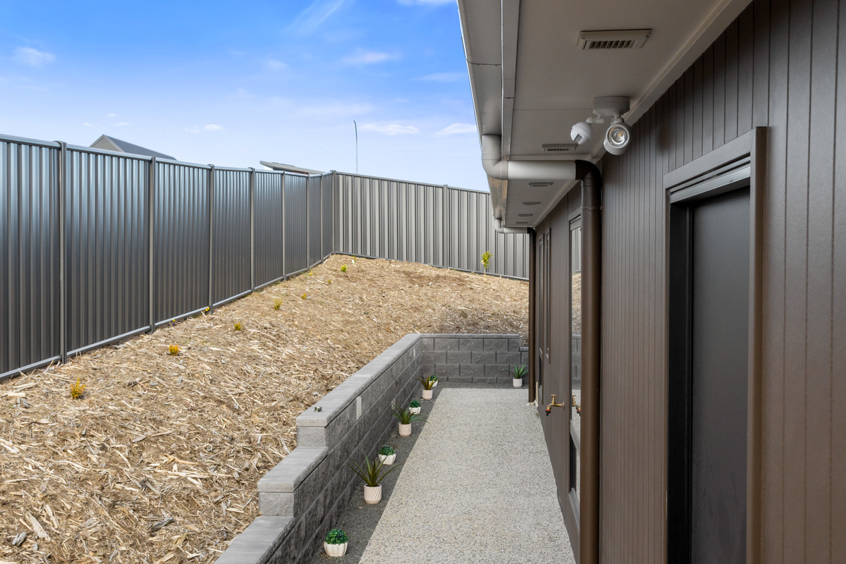 Close Coastal Views at Midway Point, Tasmania — Home image 17