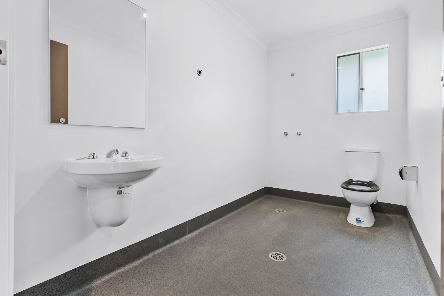 Urangan, Hervey Bay Qld - Robust Duplex (Villa Two) — Home image 26