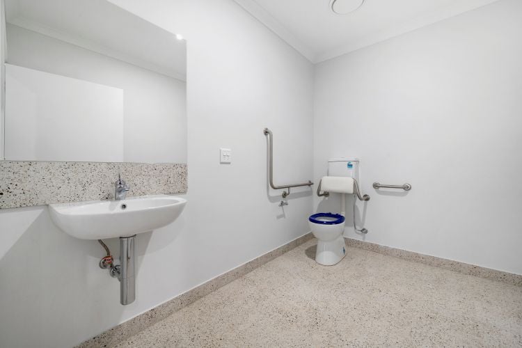Spacious 3-Bedroom HPS Property - Jevon Street, Mambourin — Home image 14