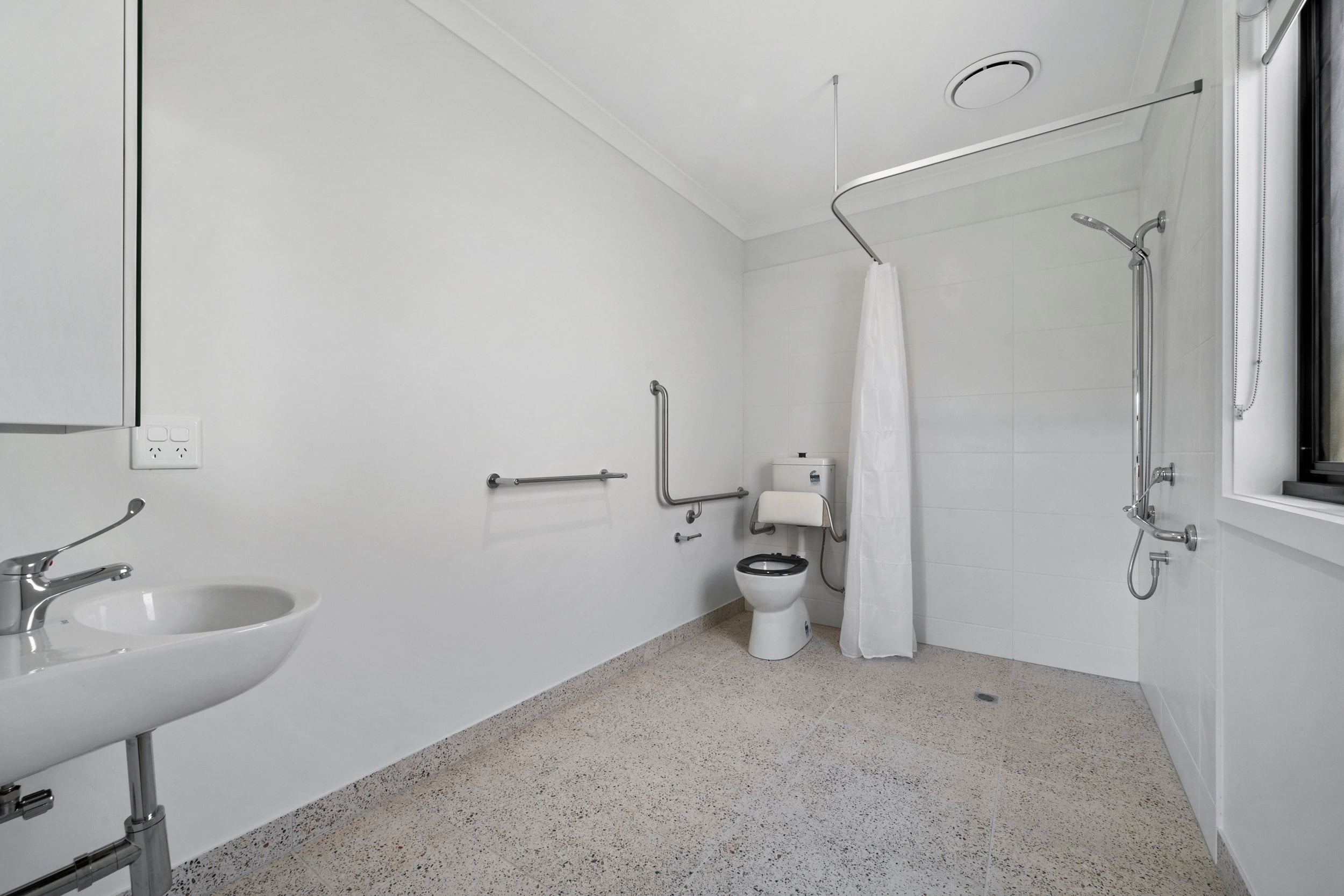 Clyde North SDA HPS — Home image 3