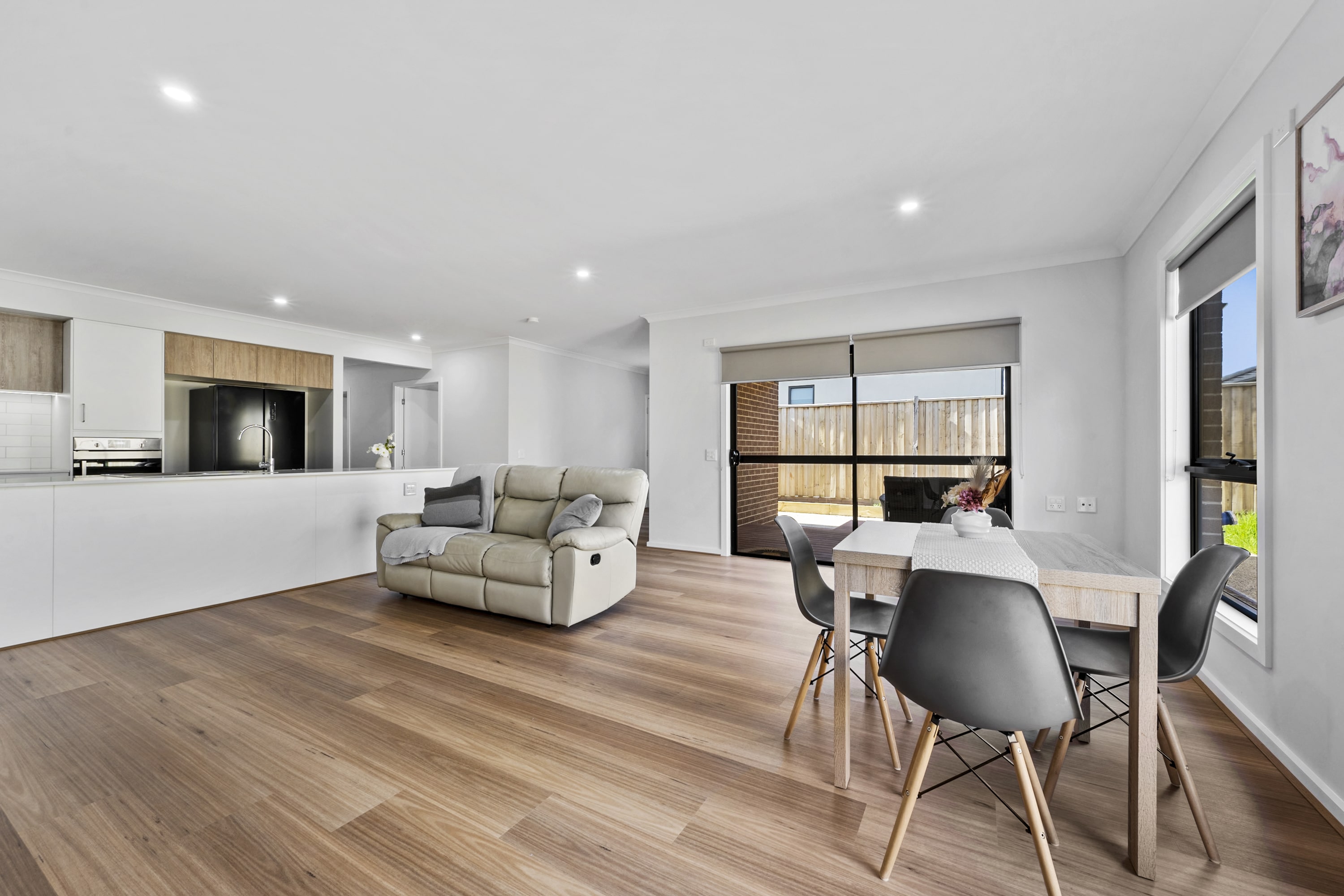 HPS, SDA Home Available in Clyde, Victoria - Ready to Move - In !!! — Home image 6