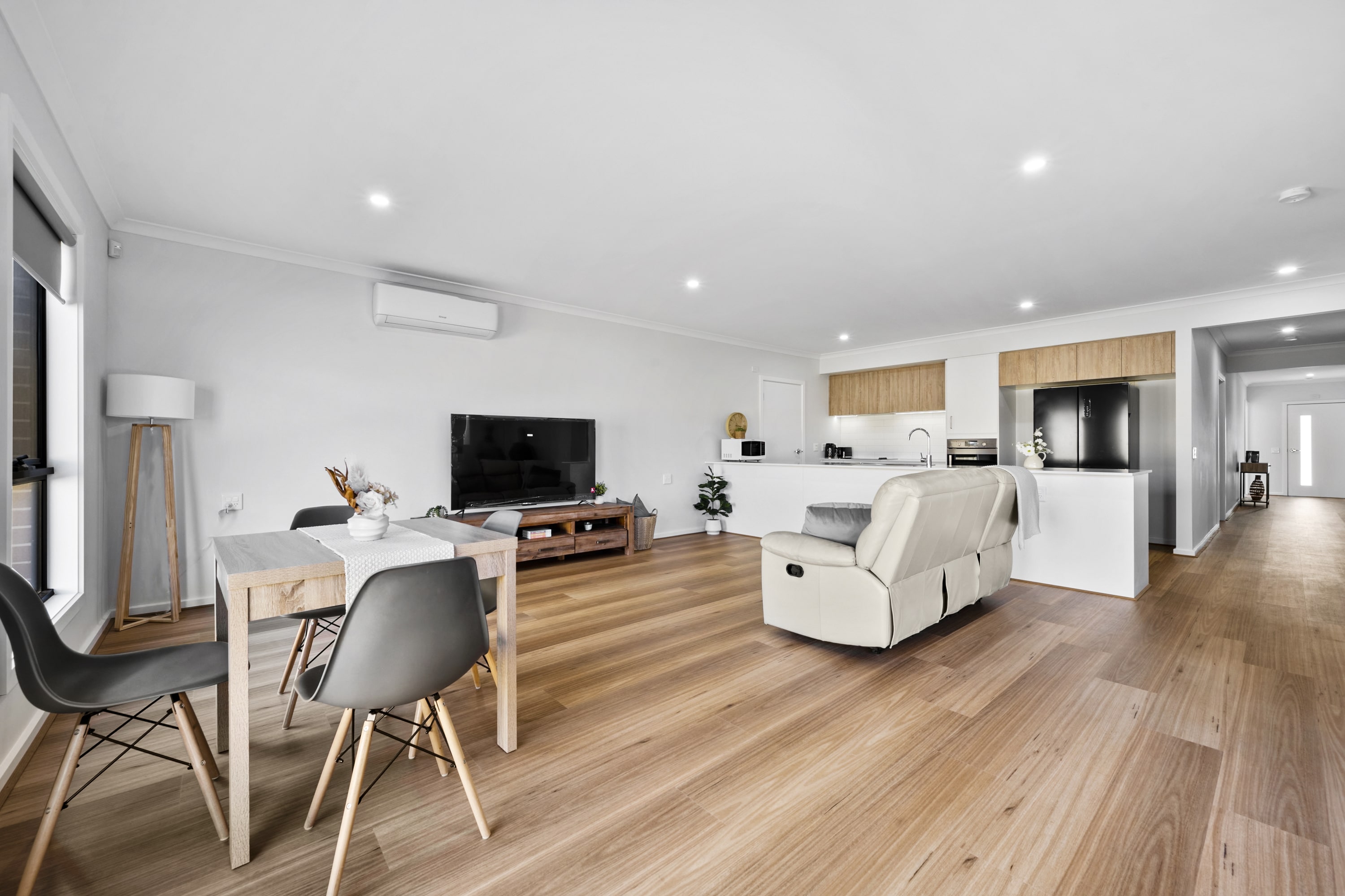 HPS, SDA Home Available in Clyde, Victoria - Ready to Move - In !!! — Home image 7