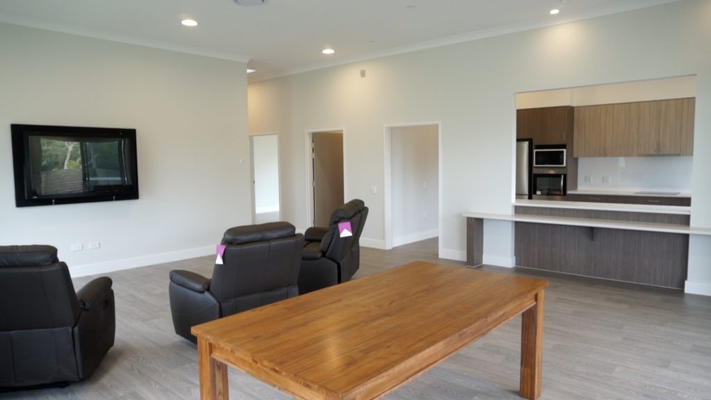 MODERN HPS HOME LOCATED IN MORRISET — Home image 2