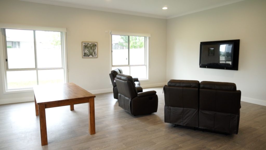 MODERN HPS HOME LOCATED IN MORRISET — Home image 3