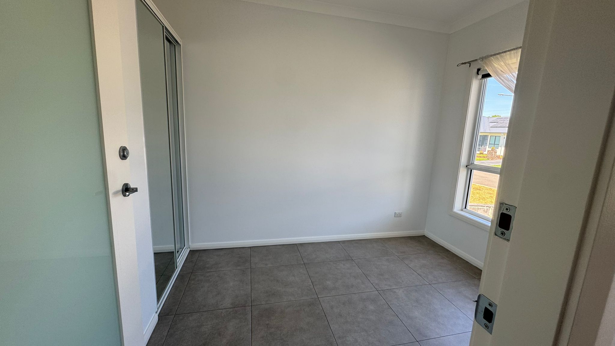 2 Bedroom ROBUST SDA in the heart of Windsor — Home image 3