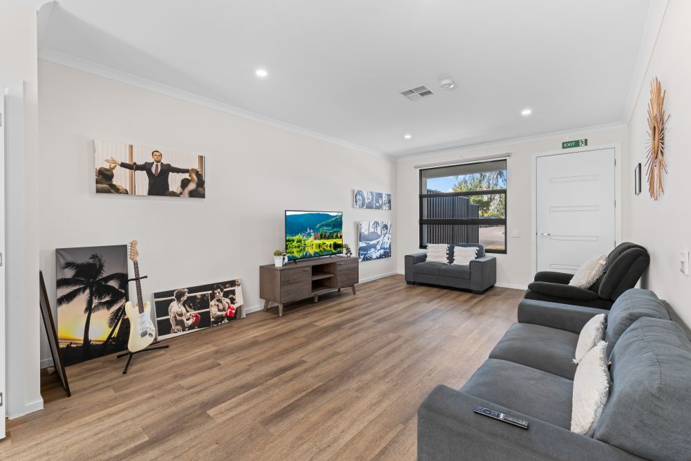 Beautiful High Physical Support SDA Home in Para Hills — Home image 9