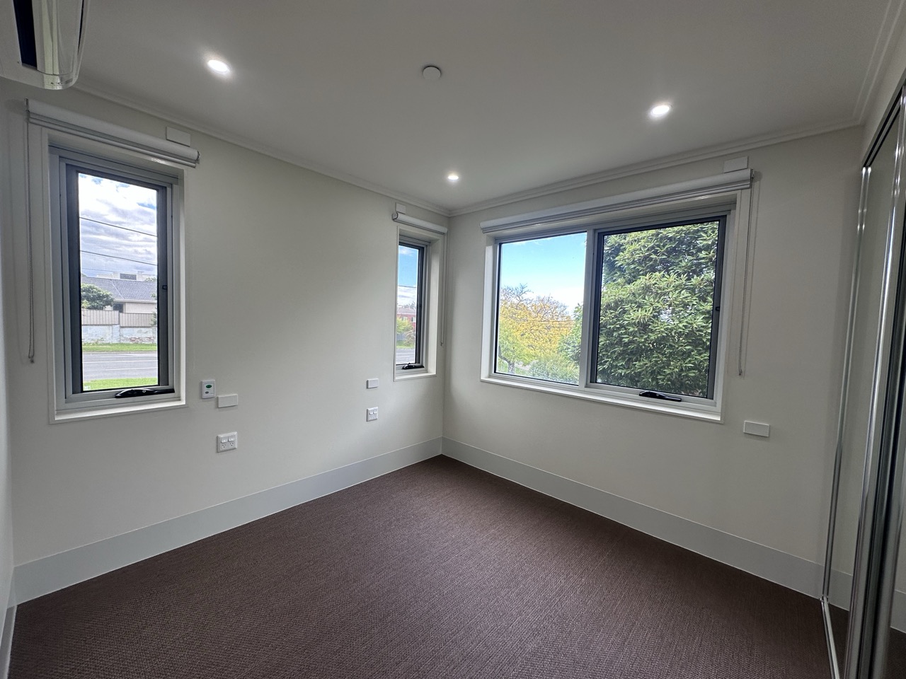 Single Resident Two Bedroom Apartment - SDA HPS / FA / IL & MTA available — Home image 8