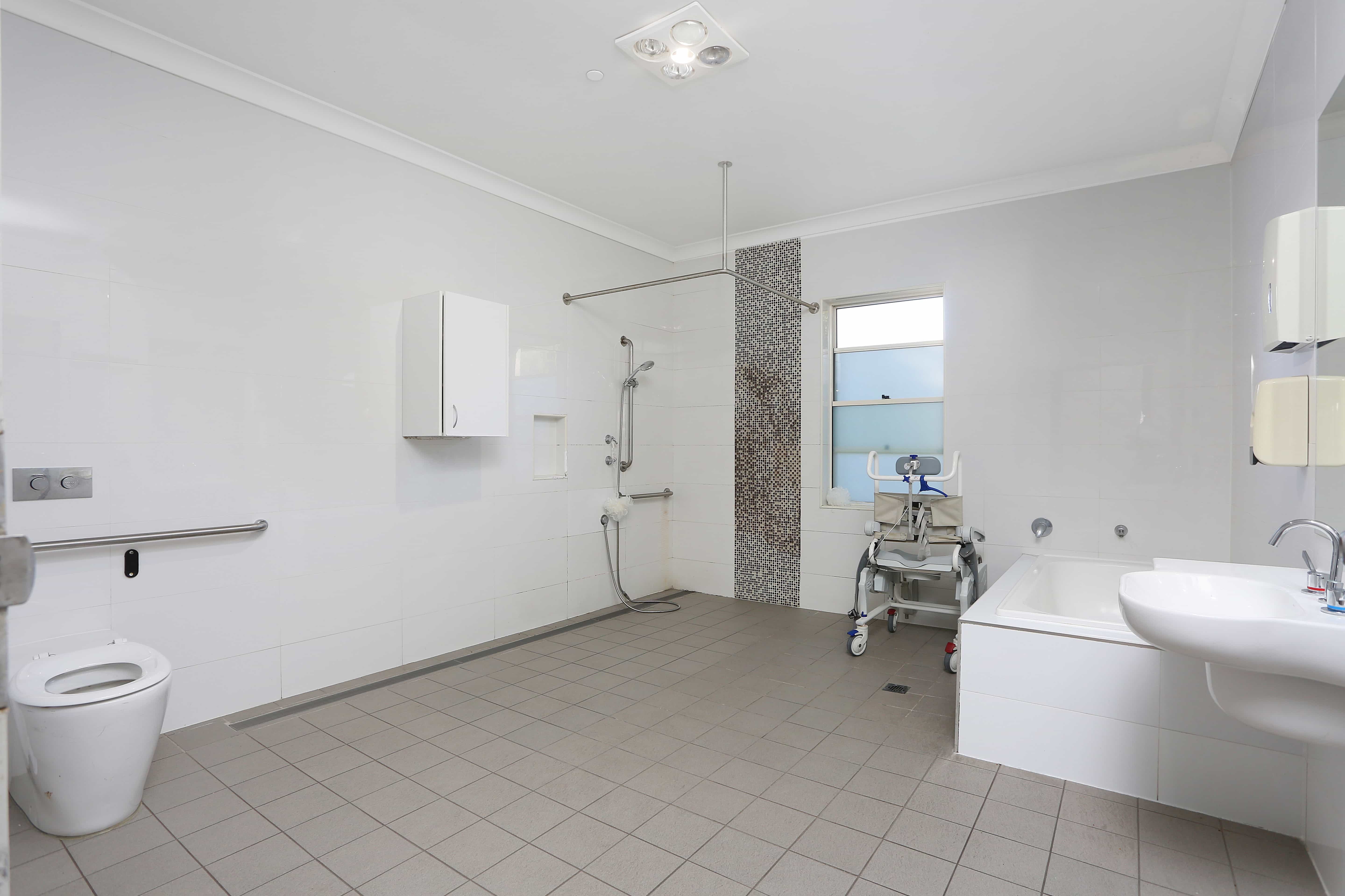 The Ponds - Modern, accessible disability home. — Home image 8