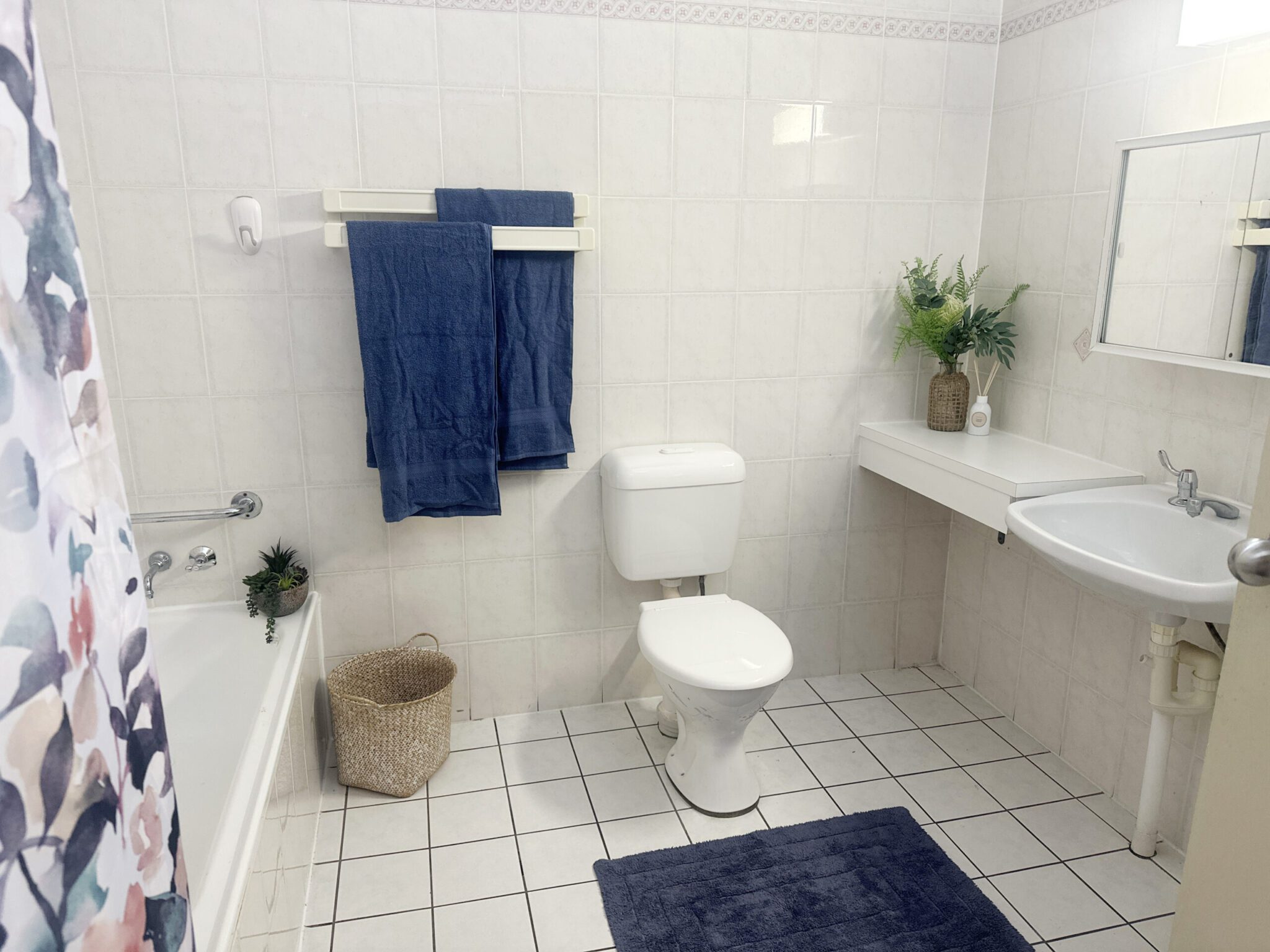 Modern light filled home — Home image 10