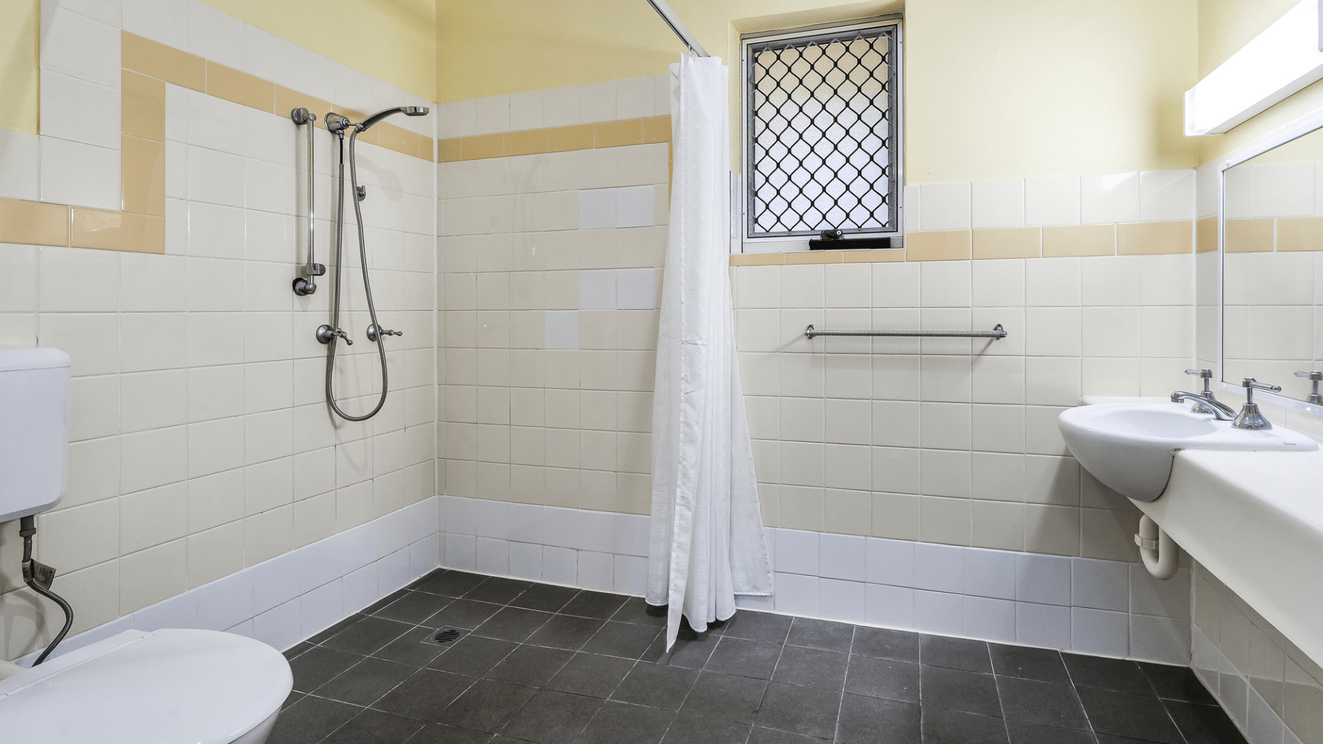 Chester Hill – Private unit within shared all male home — Home image 5
