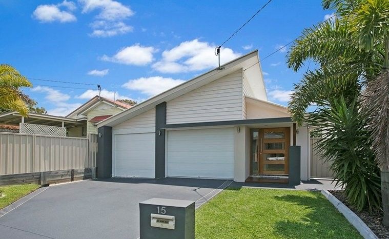 Sunny, light 4 bedroom house on the bayside in Wynnum