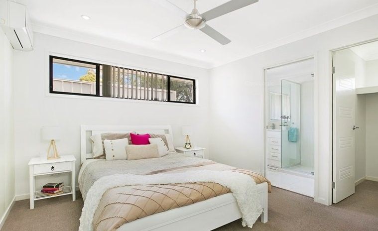 Sunny, light 4 bedroom house on the bayside — Home image 2