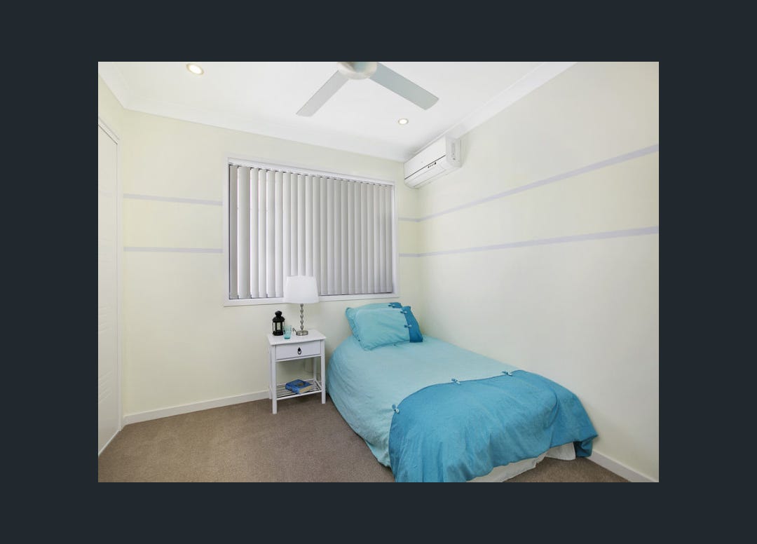 Sunny, light 4 bedroom house on the bayside — Home image 5