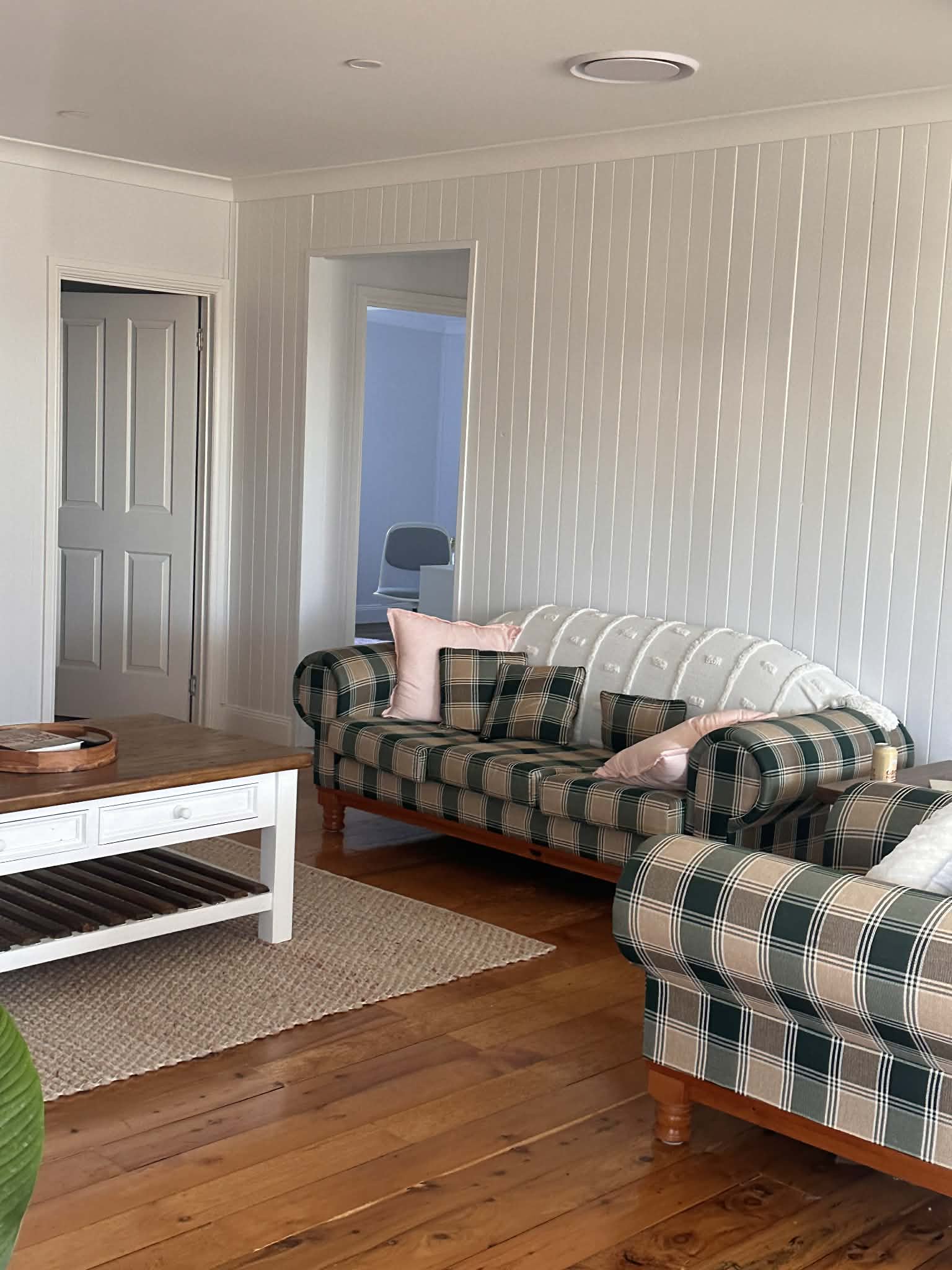Dream Home Awaits: Fully Renovated & Peaceful SIL in Centenary Heights – 1:3 — Home image 4