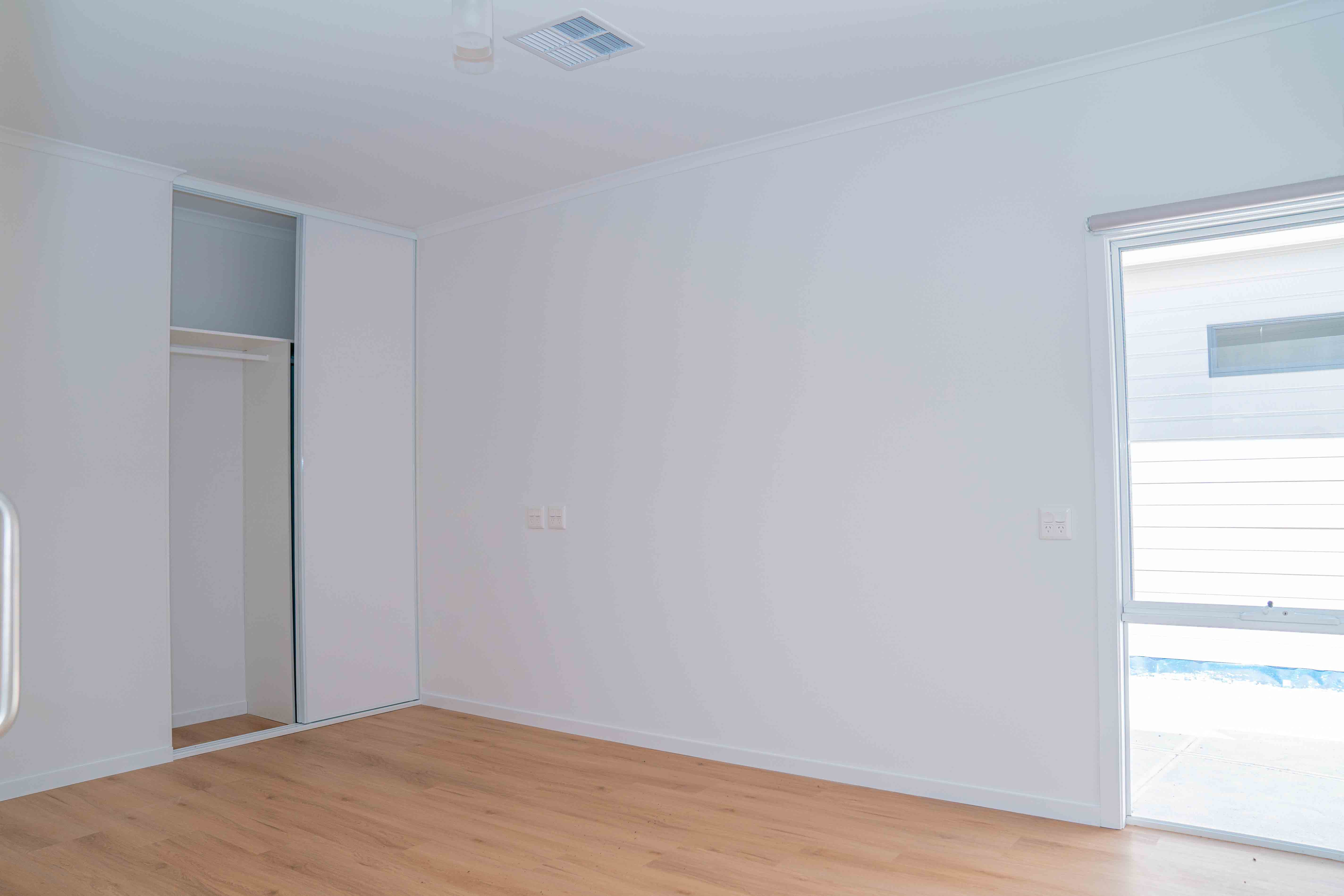 Beautiful 3 Bedroom SDA house in Almond Grove, Morphett Vale. — Home image 5