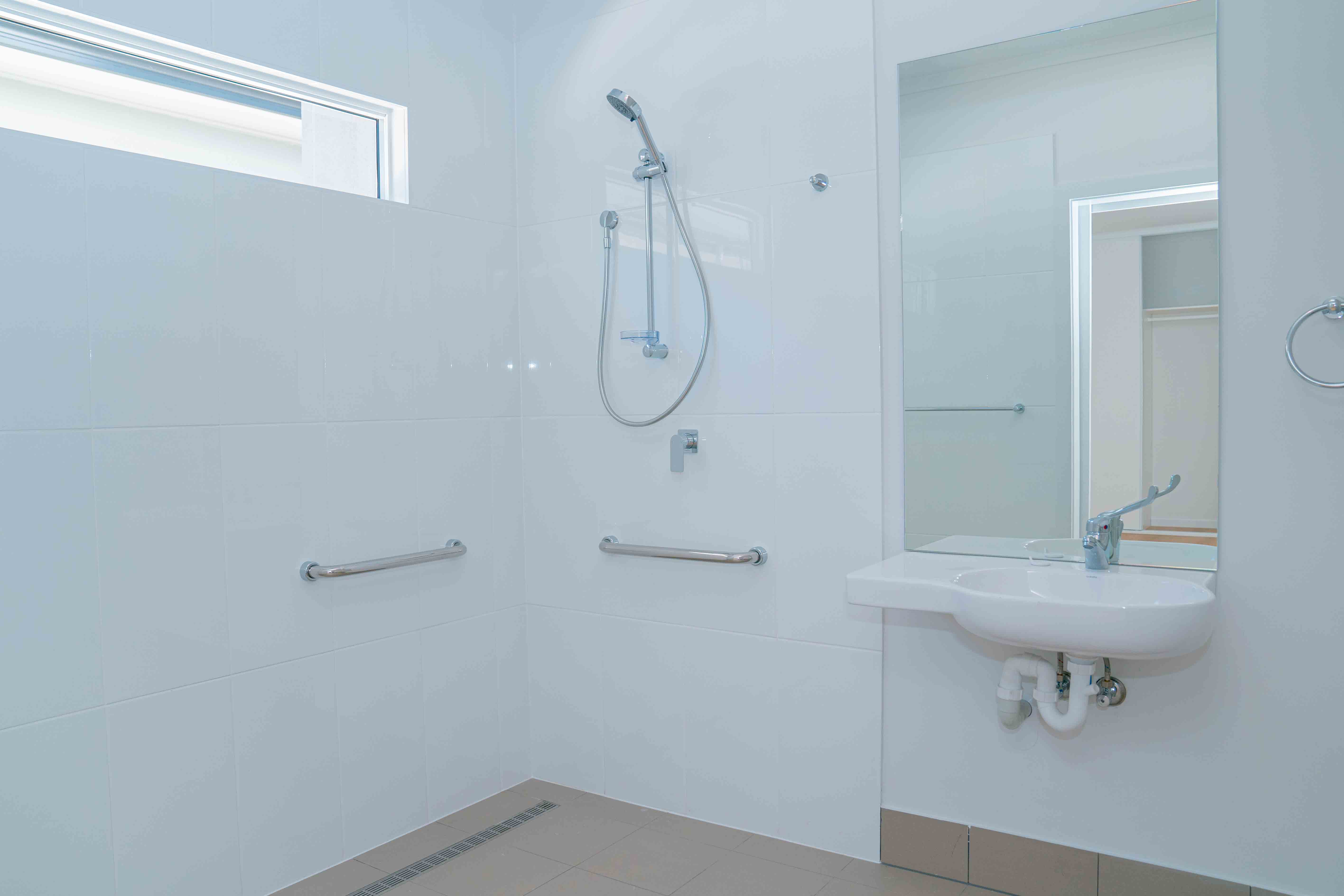 Beautiful 3 Bedroom SDA house in Almond Grove, Morphett Vale. — Home image 7