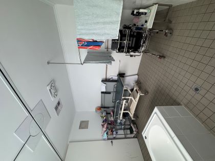 Lifestyle surrounded by hills and coastline — Home image 7