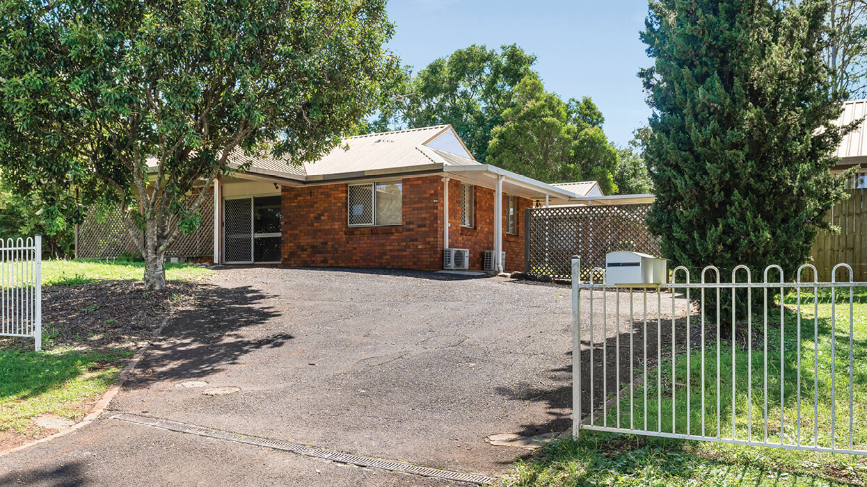 Welcoming thoughtfully designed SIL home in Wilsonton Heights in Wilsonton Heights