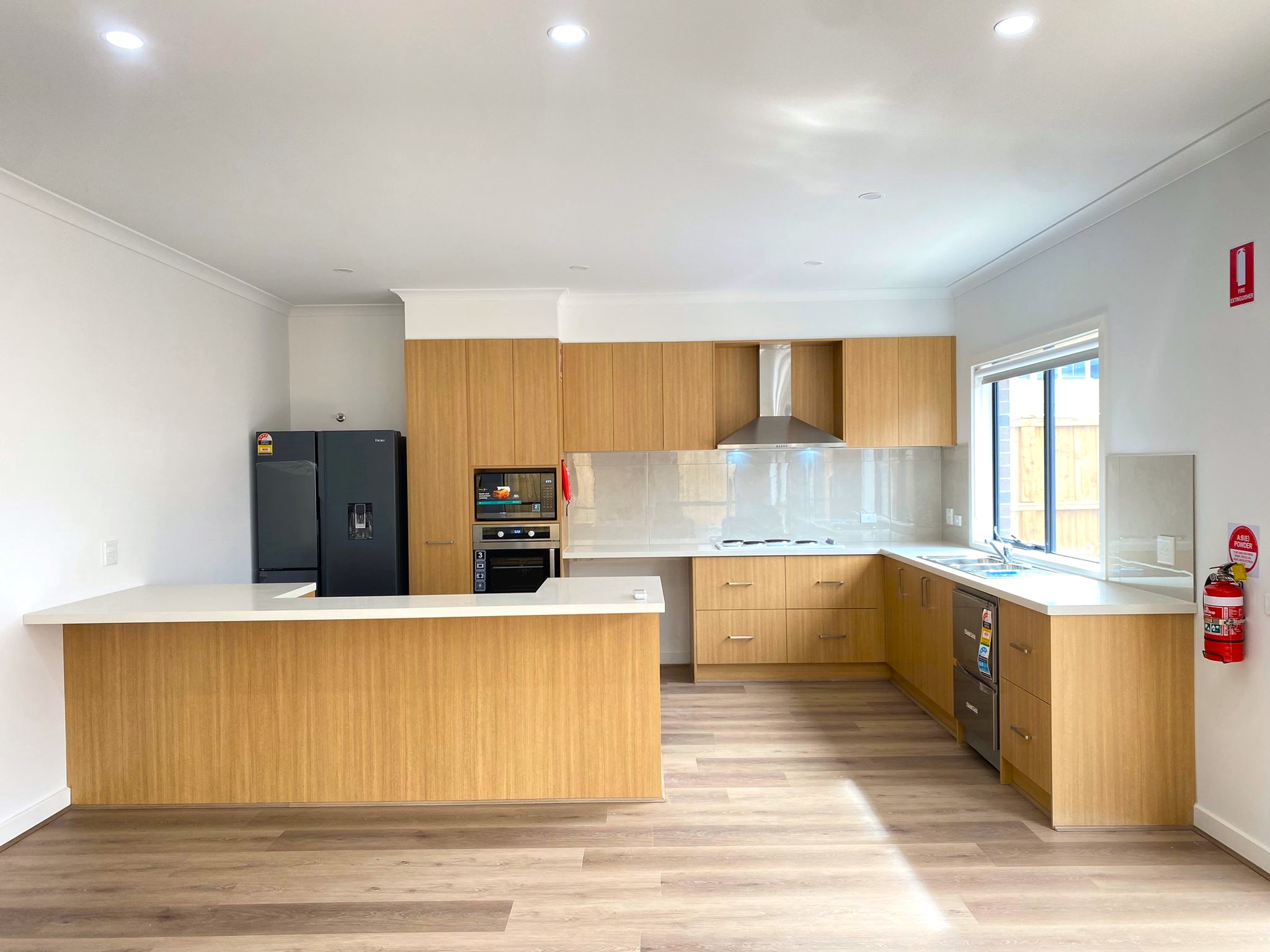 Brand New 3-Bedroom Stunner in Truganina – Walk to Shops, Live in Style! — Home image 6