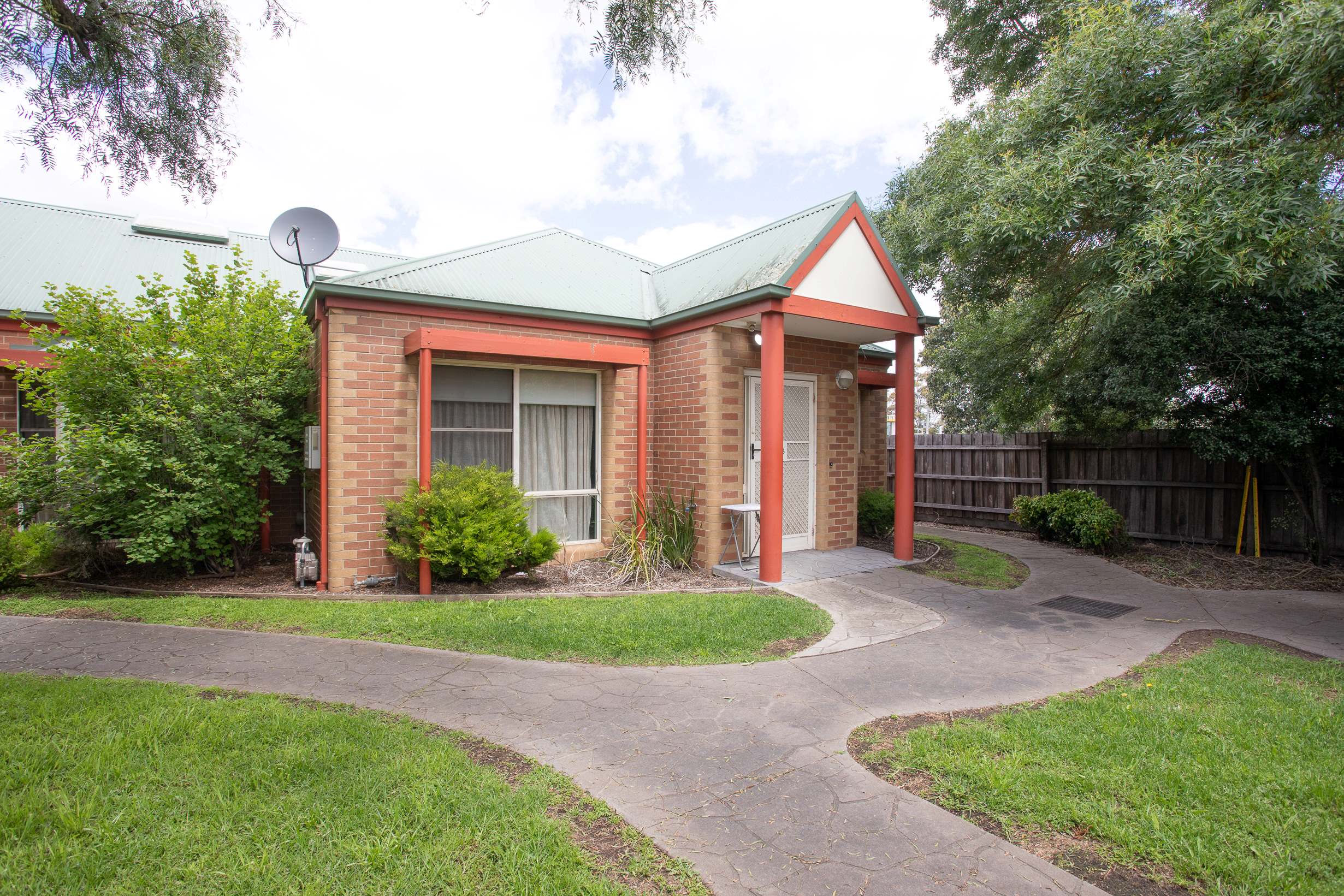 Serene living in the heart of Sale in Sale