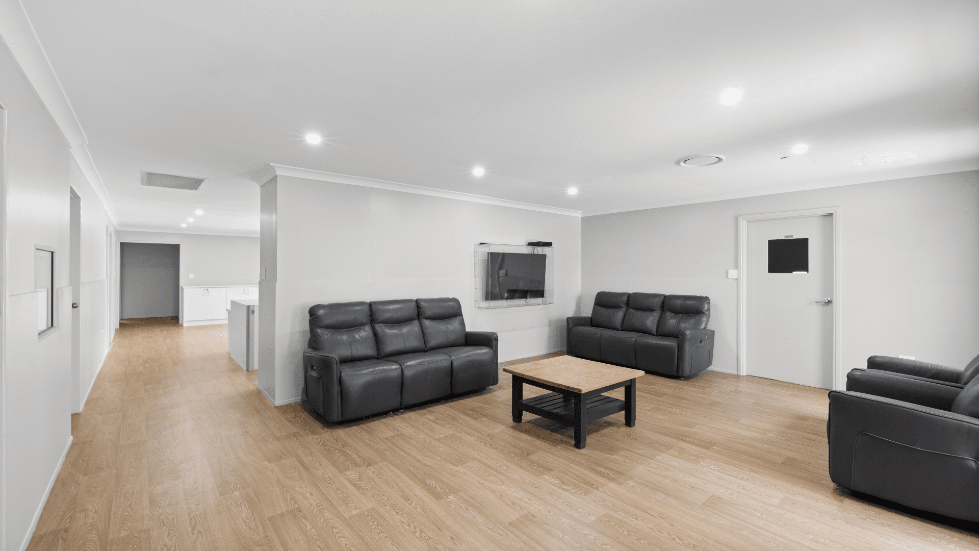 Hornsby Heights – shared 5-bedroom all male home — Home image 6