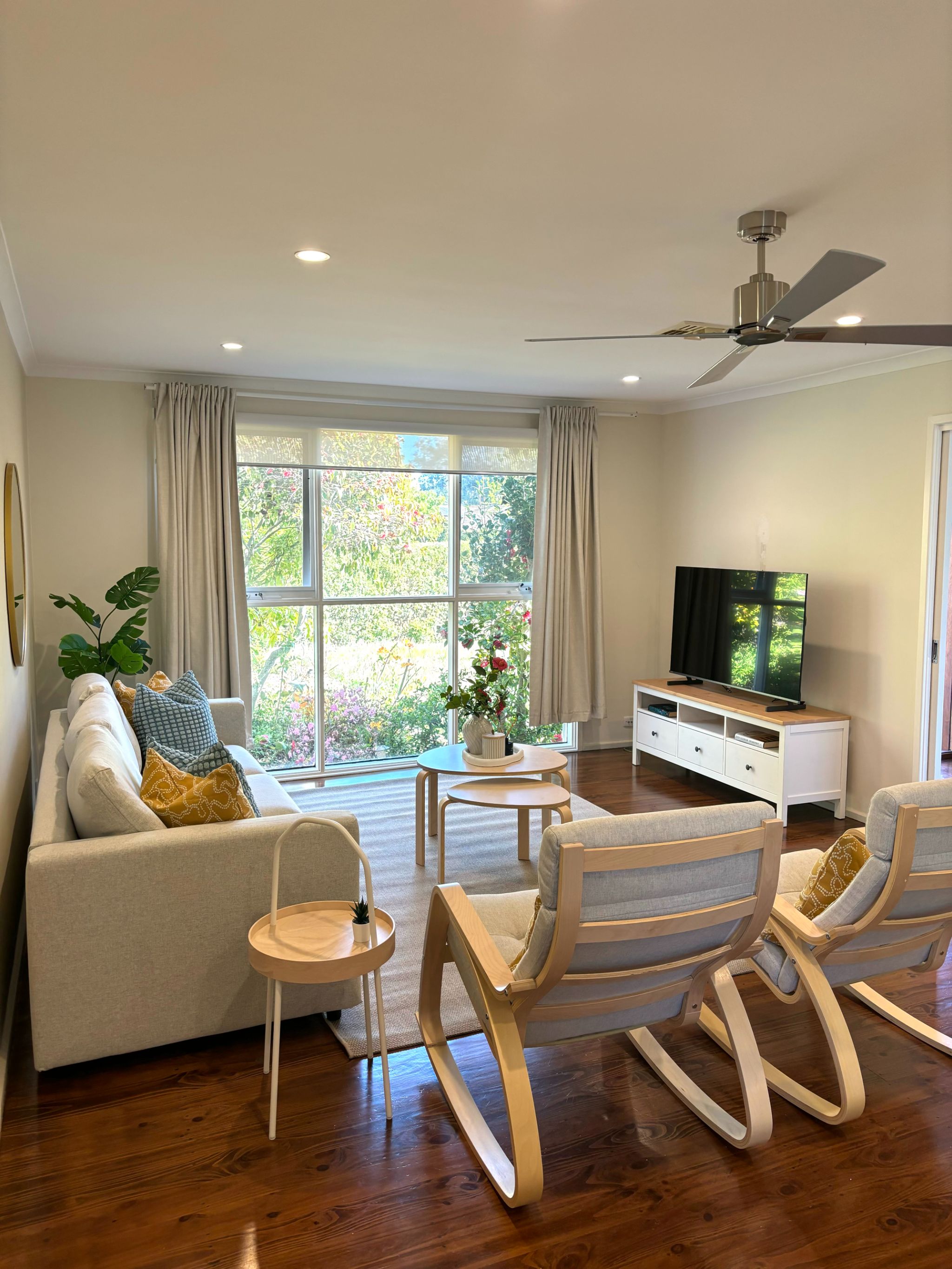 Danny Met Sally SIL Home Hughes, Canberra — Home image 8