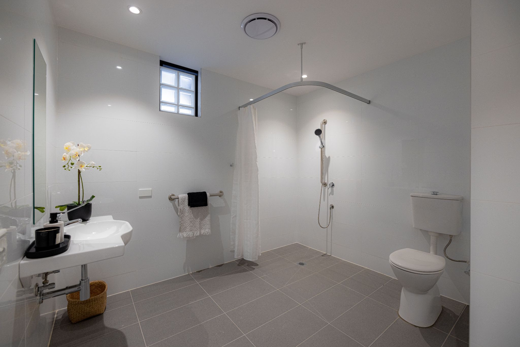 Auburn Apartments — Home image 3