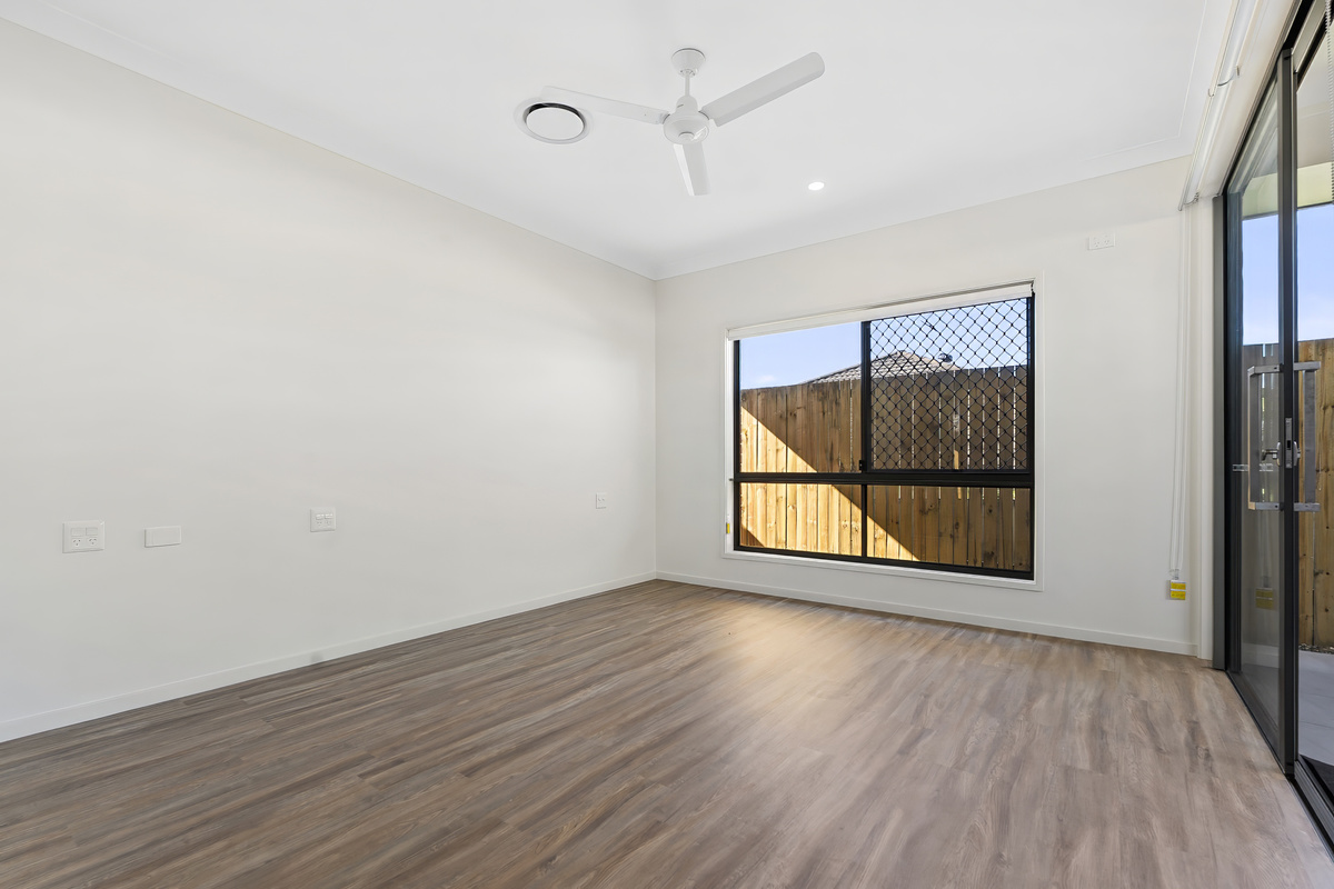 MORAYFIELD QLD - HPS HOUSE (LOOKING FOR A CO-TENANT) in Morayfield