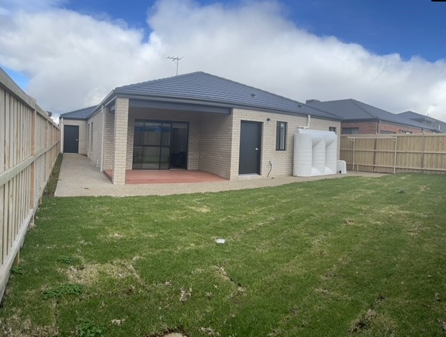 Rockbank - 3 Bedroom House, Seeking Housemates HPS, FA, IL & SIL — Home image 2