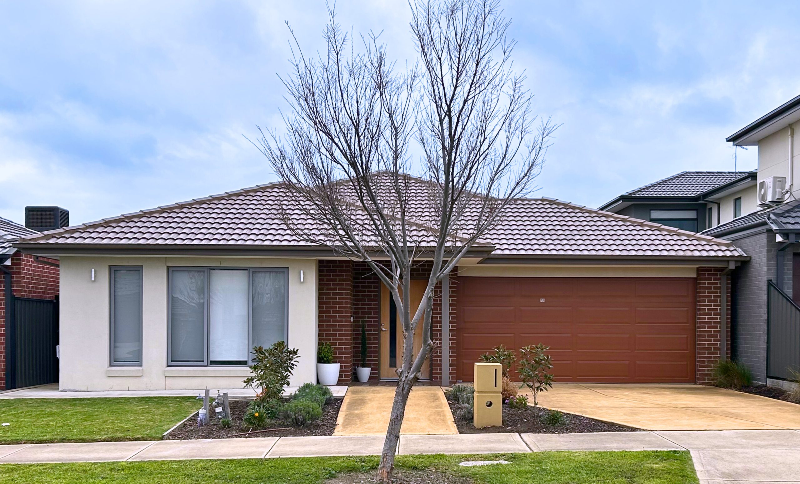 DEBONAIR, Craigieburn, VIC - HPS in Craigieburn