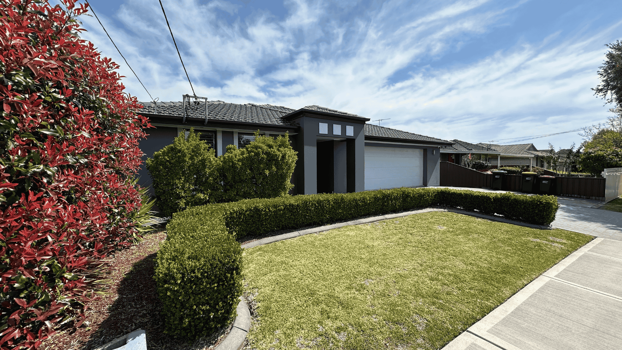 Comfortable 3 bedroom property in Moorebank — Home image 2
