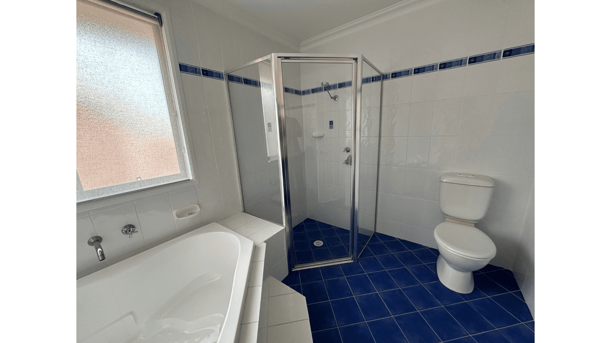 Comfortable 3 bedroom property in Moorebank — Home image 7