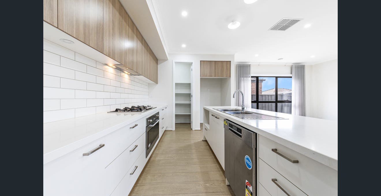 SIL/STA/MTA/Core Supports in Clyde North - Melbourne Victoria. AVAILABLE NOW! — Home image 3