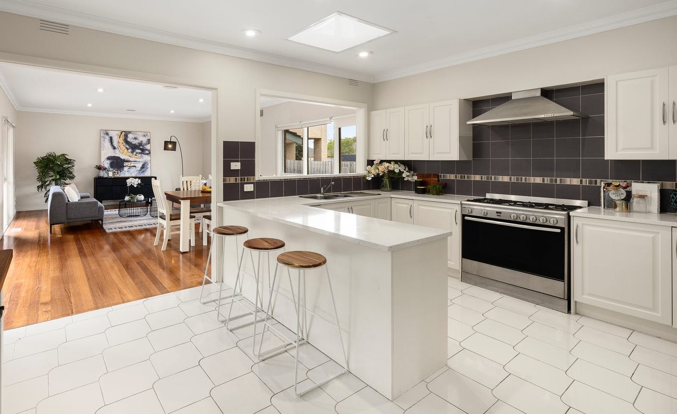 Beautiful and Accessible SIL Home in Mt Waverley — Home image 5