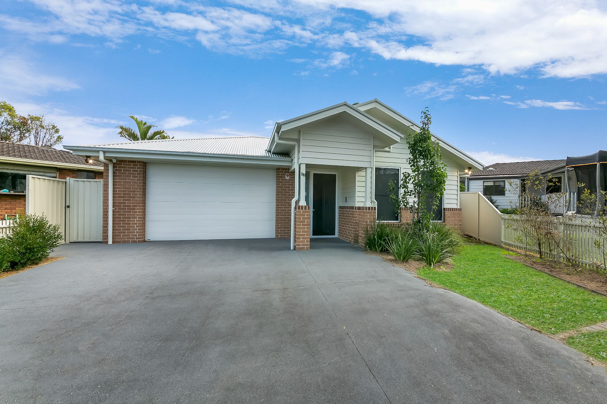 Accessible living near Shellharbour Beach - available now! in Shellharbour