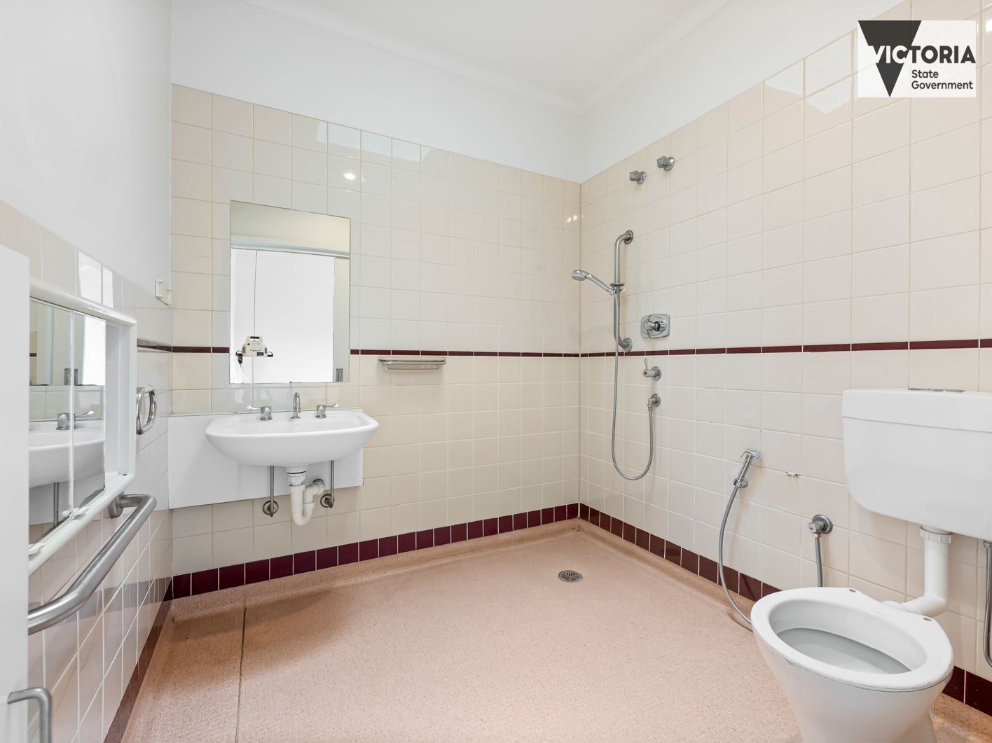 Room available in spacious Fully Accessible Croydon home — Home image 10