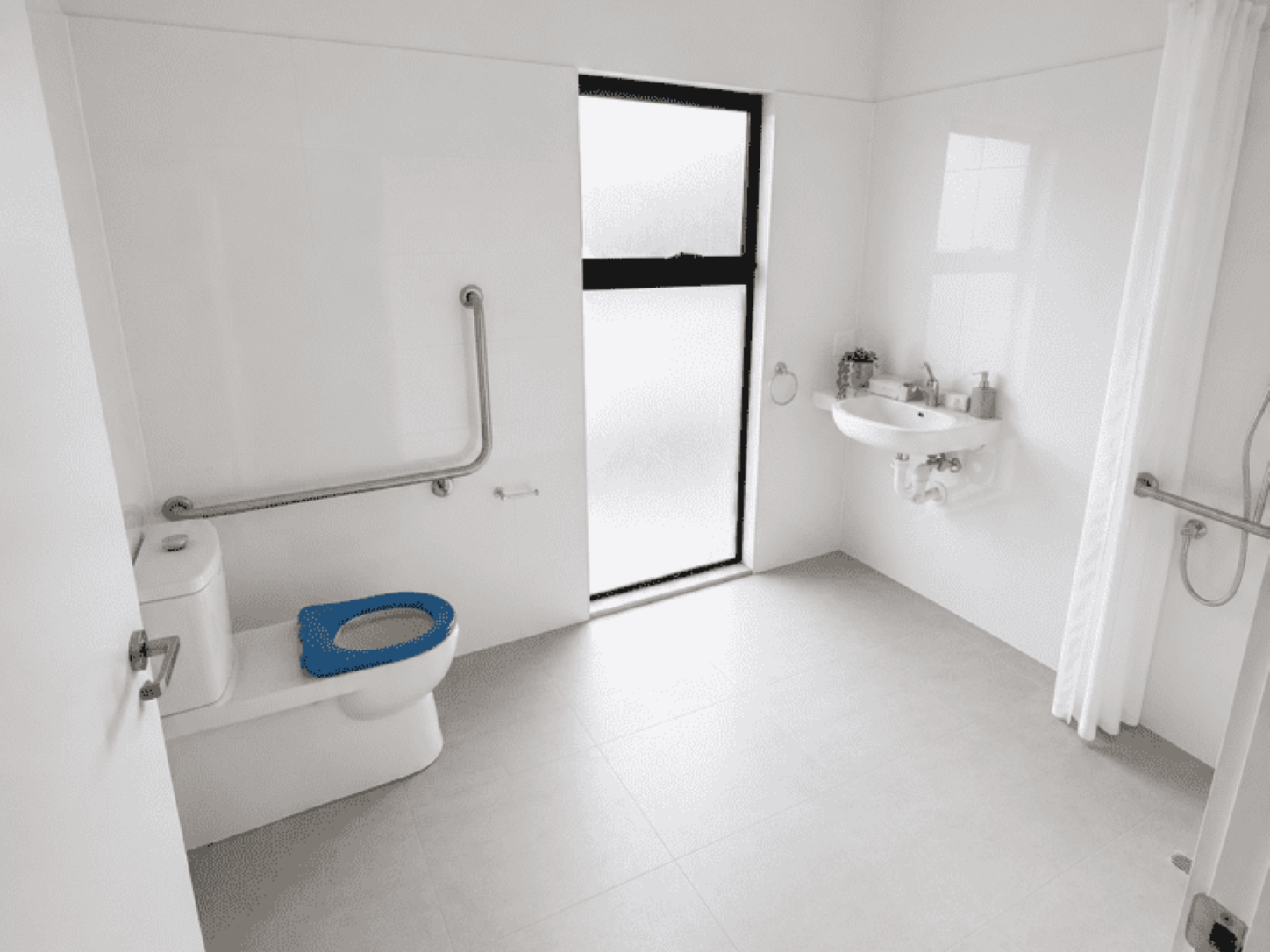 2-kings-bathroom-768x1024 (1) resized
