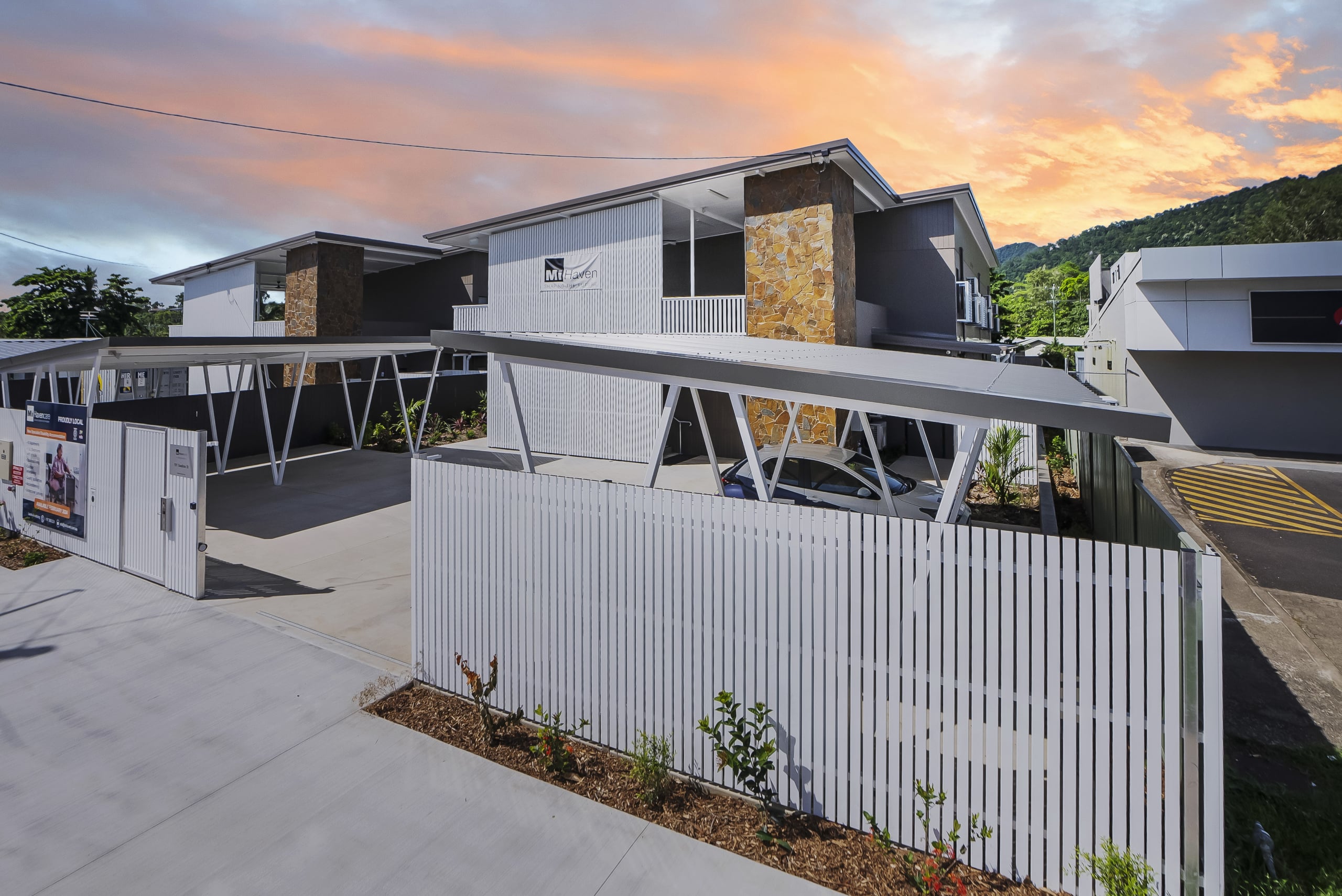 Single residence Apartments in Mooroobool — Home image 3