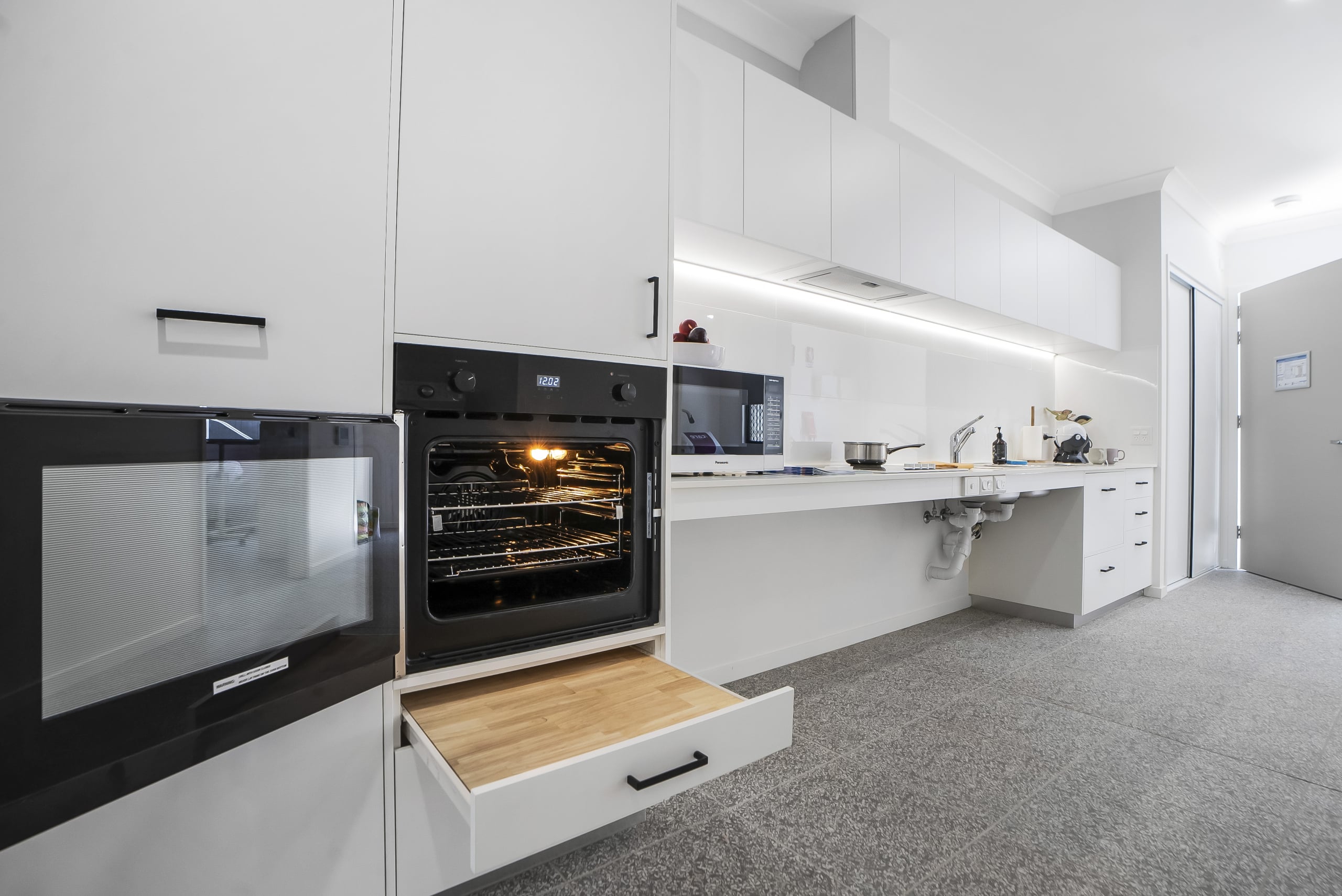 Single residence Apartments in Mooroobool — Home image 8