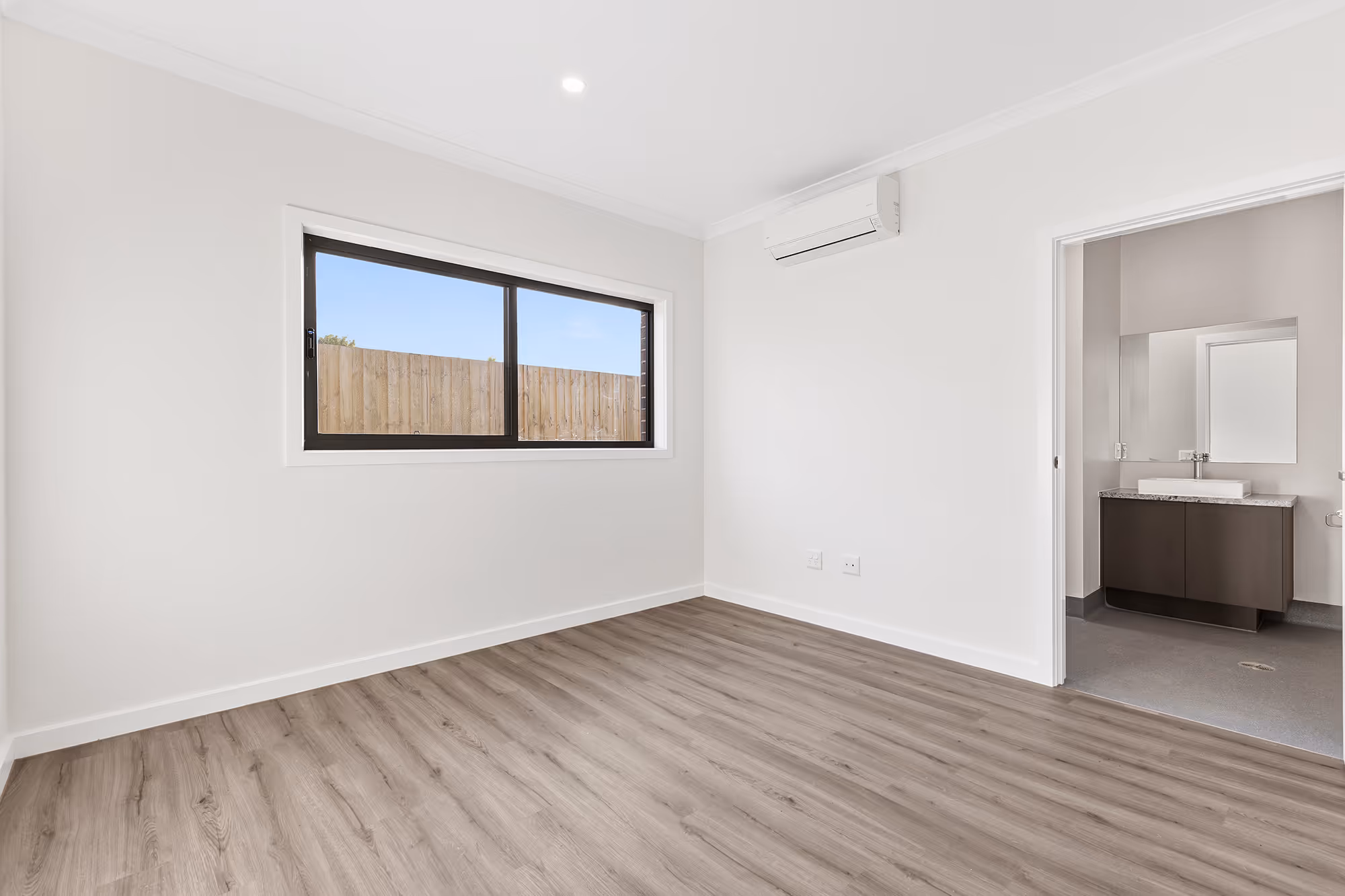 1 Bedroom Robust Unit (+OOA) in Pakenham - Last One Remaining! — Home image 7