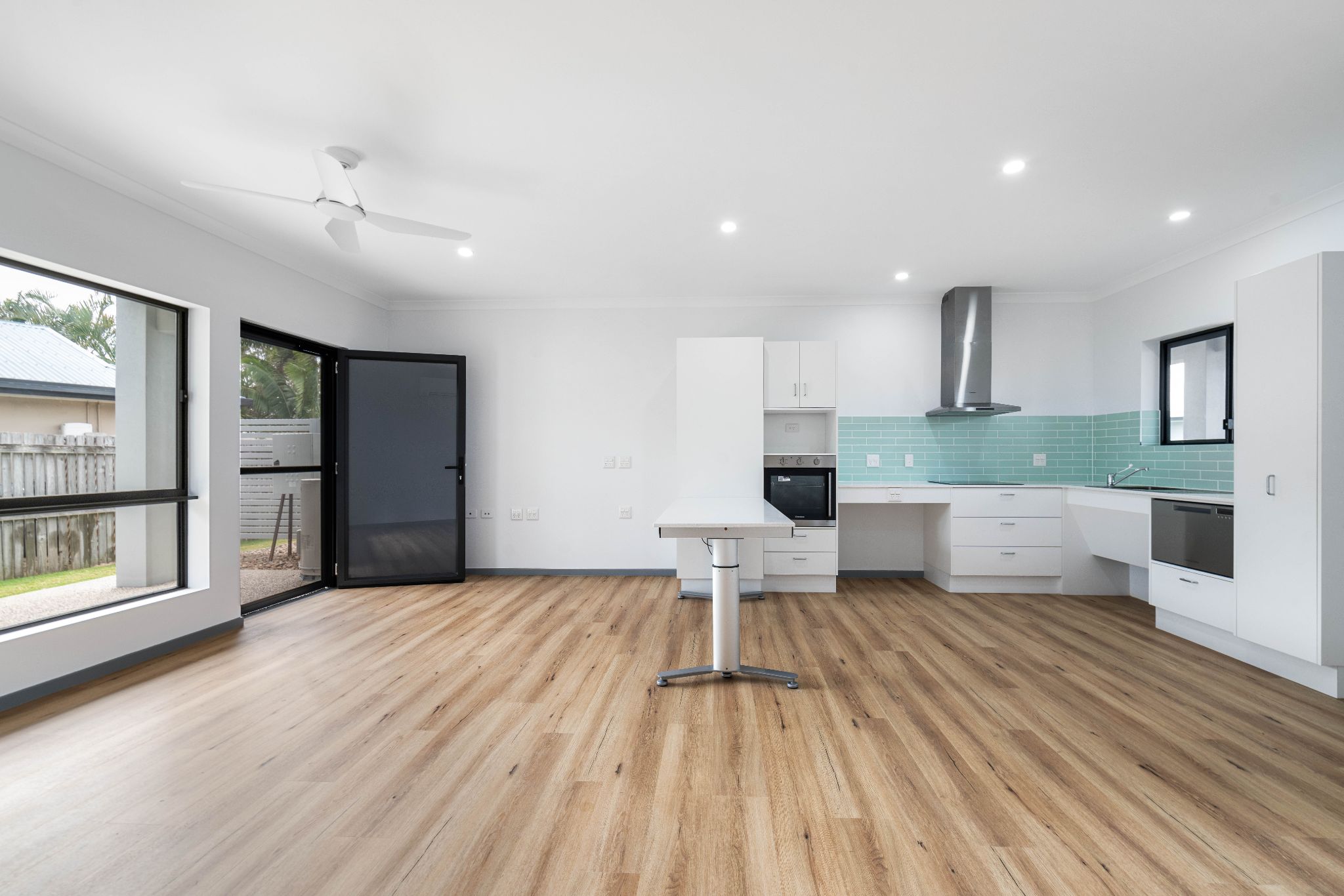 High Physical Support Villa's - Hill view Place, Bowen — Home image 11